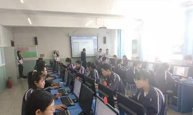 江漢油田2019年度初中信息技術(shù)考試結(jié)束